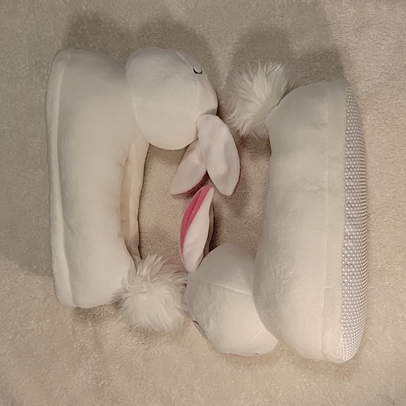 CUTE TO THE CORE White Bunny Kids SLIPPERS, NIB - Picture 4 of 7